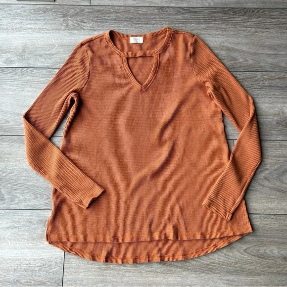 Anthropologie  T.La Waffle Knit V Neck Keyhole Long Sleeve Shirt Top - Picture 4 of 15